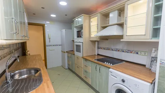 Rooms in Málaga - photo 7