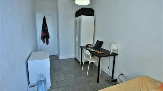 Rooms in Valencia Extramurs - photo 9