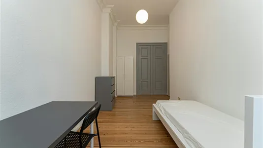 Rooms in Berlin Friedrichshain-Kreuzberg - photo 4