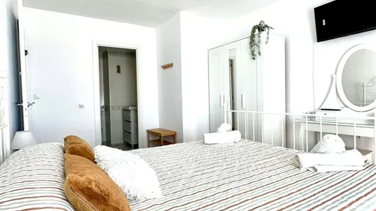 Rooms in Torremolinos - photo 2