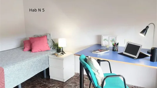 Rooms in Paterna - photo 4