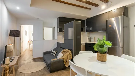 Rooms in Barcelona Ciutat Vella - photo 8