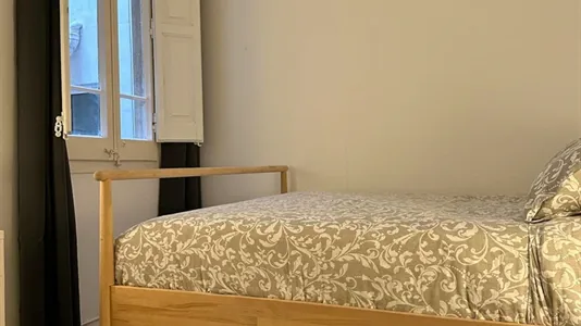 Rooms in Barcelona Eixample - photo 5