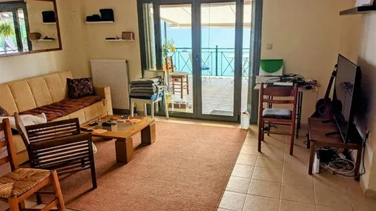 Apartments in East Mani - photo 3