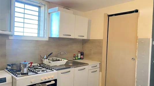 Rooms in Roma Municipio VI – Roma Delle Torri - photo 7