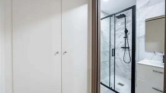 Rooms in Madrid Centro - photo 9