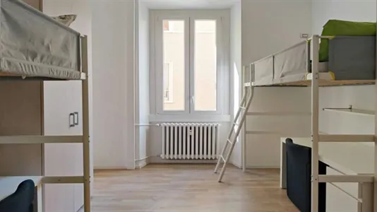 Rooms in Milano Zona 8 - Fiera, Gallaratese, Quarto Oggiaro - photo 3