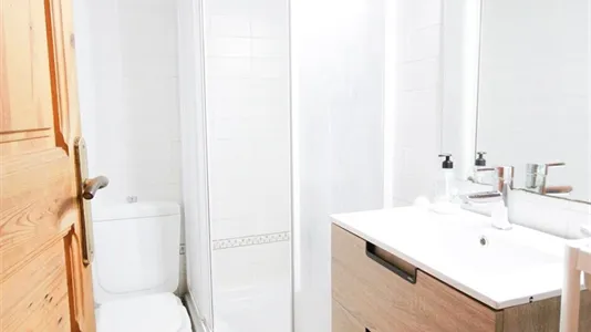 Rooms in Barcelona Eixample - photo 10