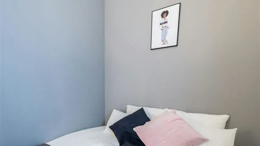 Rooms in Madrid Centro - photo 3