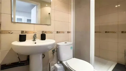 Rooms in Barcelona Ciutat Vella - photo 6