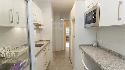 Rooms in Málaga - photo 9