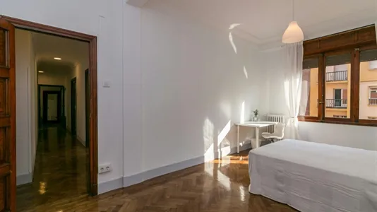 Rooms in Oviedo - photo 10