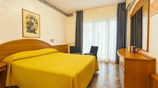 Rooms in Novara - photo 2