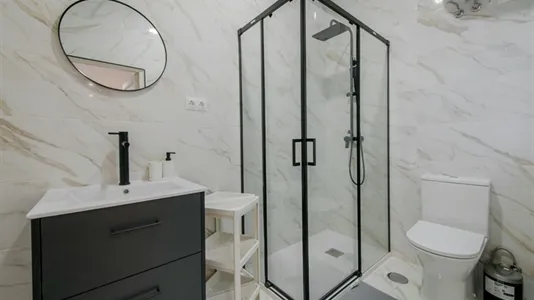 Rooms in Madrid Salamanca - photo 9