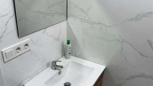 Rooms in Málaga - photo 10