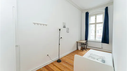 Rooms in Berlin Charlottenburg-Wilmersdorf - photo 4