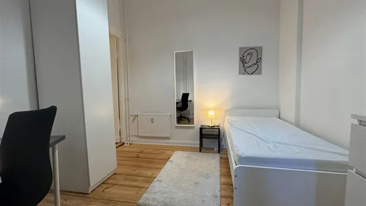 Rooms in Berlin Charlottenburg-Wilmersdorf - photo 2