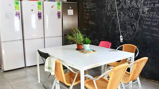 Rooms in Bami - photo 10