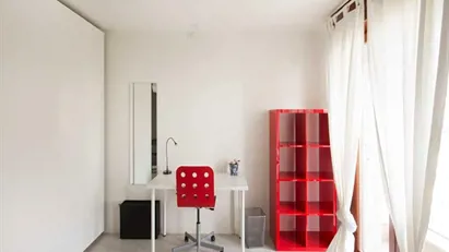 Room for rent in Milano Zona 6 - Barona, Lorenteggio, Milan