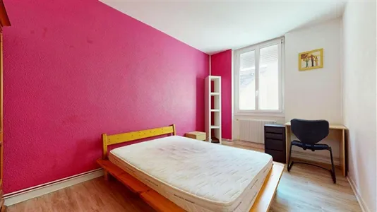 Apartments in Saint-Étienne - photo 10