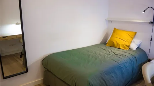 Rooms in Zaragoza - photo 9