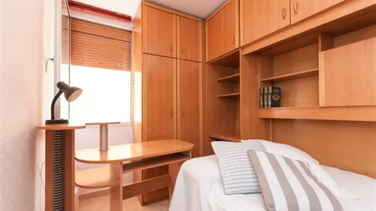 Rooms in Cornellà de Llobregat - photo 8