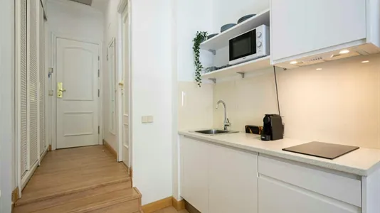 Rooms in Madrid Centro - photo 9