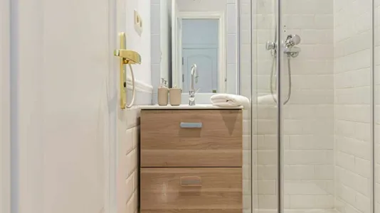Rooms in Madrid Centro - photo 9