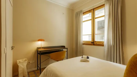 Rooms in Barcelona Ciutat Vella - photo 3
