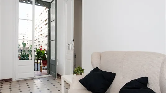 Rooms in Barcelona Eixample - photo 7