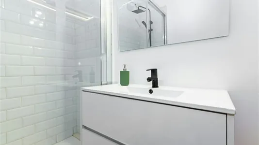 Rooms in Barcelona Eixample - photo 8