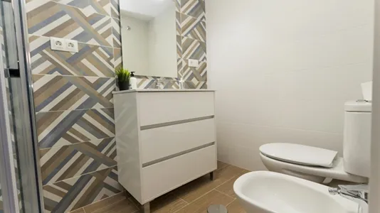 Rooms in Málaga - photo 9