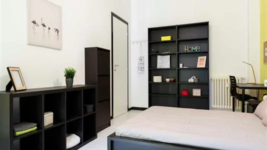 Rooms in Milano Zona 8 - Fiera, Gallaratese, Quarto Oggiaro - photo 4
