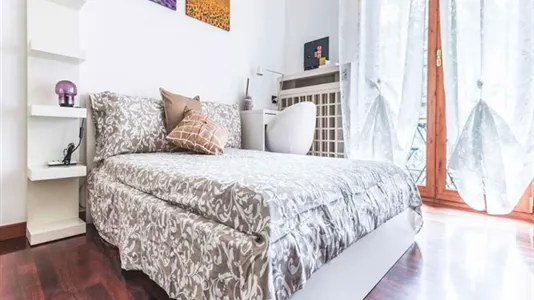 Rooms in Milano Zona 8 - Fiera, Gallaratese, Quarto Oggiaro - photo 1