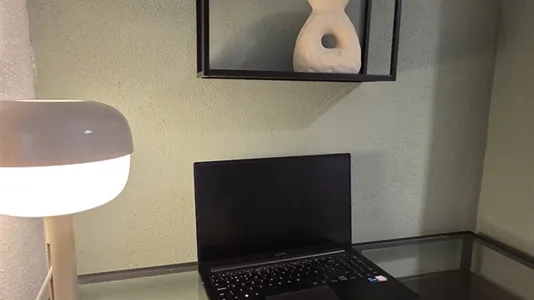 Rooms in Barcelona Eixample - photo 5