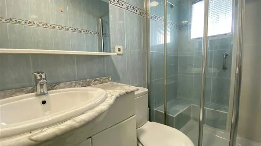 Rooms in Adaro - photo 5