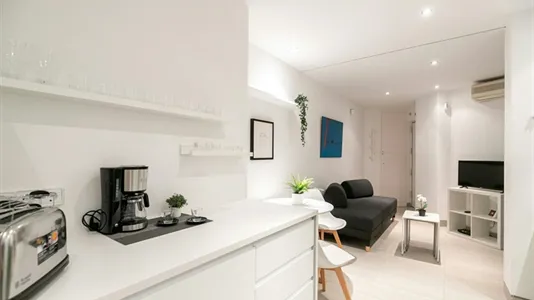 Apartments in Barcelona Ciutat Vella - photo 7