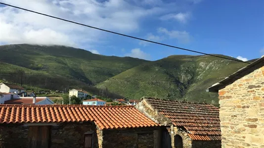 Houses in Oliveira do Hospital - photo 9
