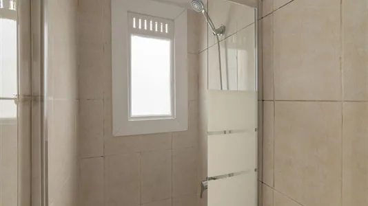 Rooms in Barcelona Ciutat Vella - photo 7