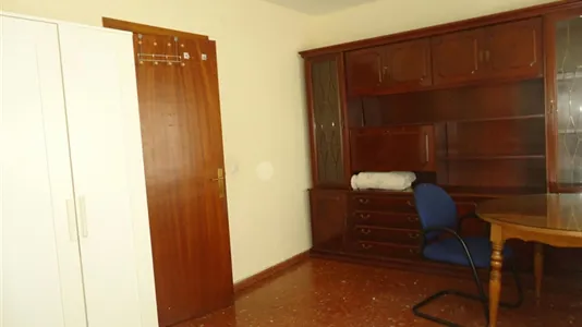 Rooms in Córdoba - photo 5