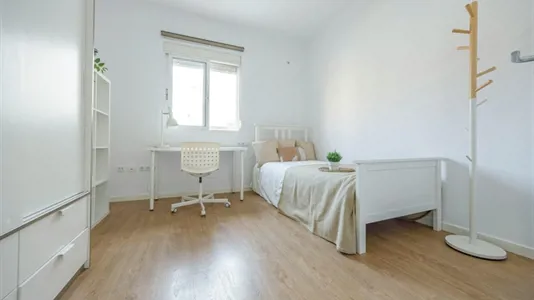 Rooms in Tavernes Blanques - photo 2