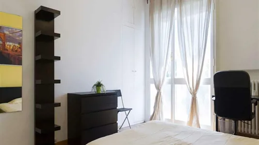 Rooms in Milano Zona 8 - Fiera, Gallaratese, Quarto Oggiaro - photo 2