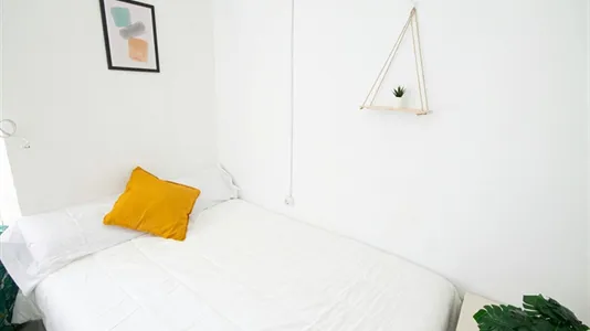 Rooms in Barcelona Eixample - photo 7