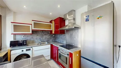 Room for rent in Saint-Julien-en-Genevois, Auvergne-Rhône-Alpes