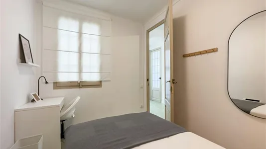 Rooms in Barcelona Eixample - photo 2