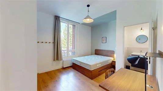 Rooms in Saint-Denis - photo 9