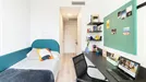 Room for rent, Barcelona Les Corts, Barcelona, &lt;span class=&quot;blurred street&quot; onclick=&quot;ProcessAdRequest(13613070)&quot;&gt;&lt;span class=&quot;hint&quot;&gt;See streetname&lt;/span&gt;[xxxxxxxxxxxxx]&lt;/span&gt;