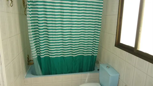 Rooms in Córdoba - photo 10