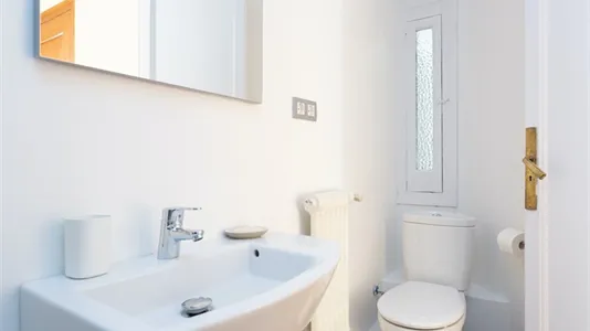 Rooms in Barcelona Eixample - photo 7