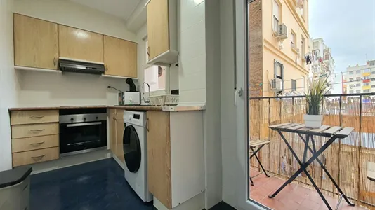 Apartments in Valencia Extramurs - photo 1